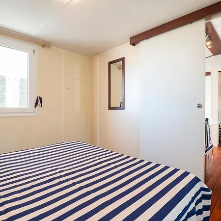 诺里纳露营旅馆 营地 佩萨罗