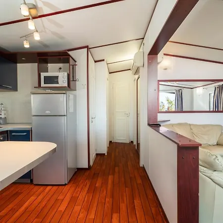 诺里纳露营旅馆