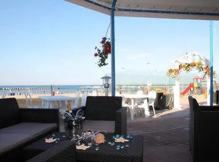 诺里纳露营旅馆 佩萨罗