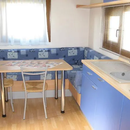 诺里纳露营旅馆 3* 佩萨罗