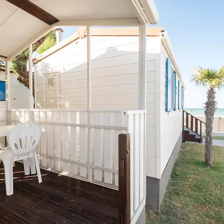 Norina مكان تخييم بيزارو