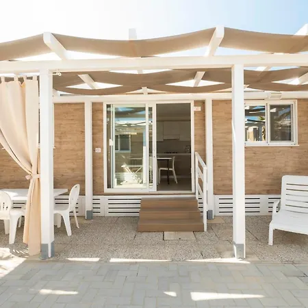 Norina مكان تخييم بيزارو