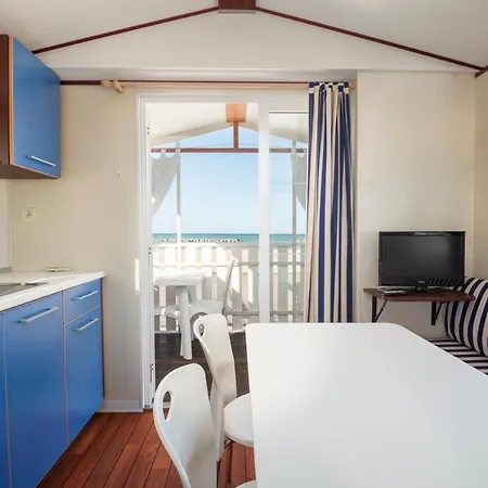 Norina مكان تخييم 3*