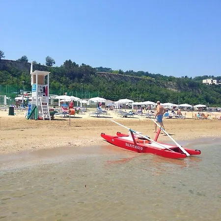 Norina Kamp alanı Pesaro