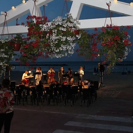 مكان تخييم Norina بيزارو