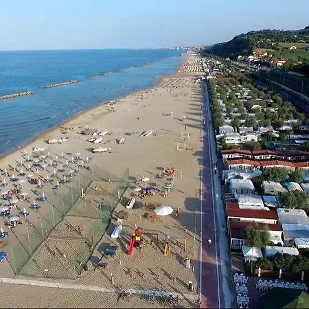 مكان تخييم Norina