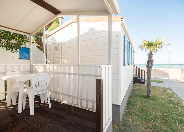 Norina Κάμπινγκ Πέζαρο