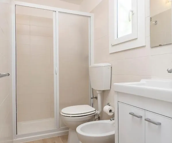 Norina Κάμπινγκ Πέζαρο