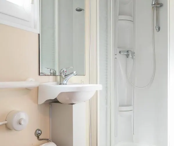 Norina Κάμπινγκ Πέζαρο