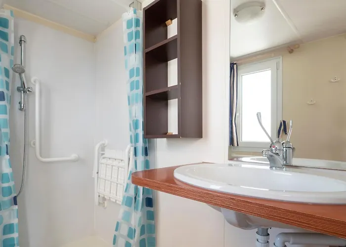 Κάμπινγκ Norina 3*