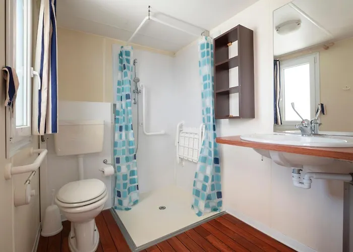 Norina Κάμπινγκ Πέζαρο