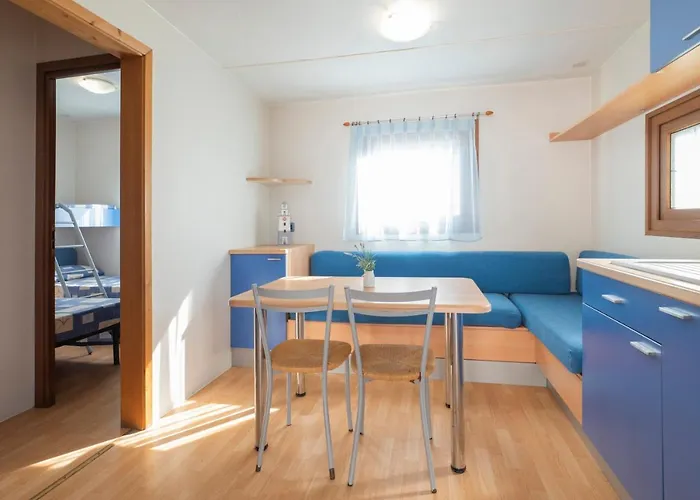 Κάμπινγκ Norina Πέζαρο