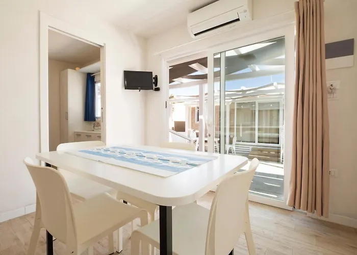 Norina Κάμπινγκ