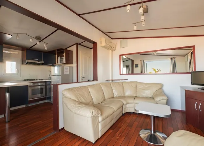 Norina Κάμπινγκ