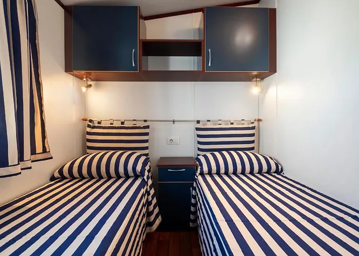 Norina Κάμπινγκ Πέζαρο