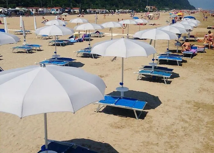 Κάμπινγκ Norina Πέζαρο