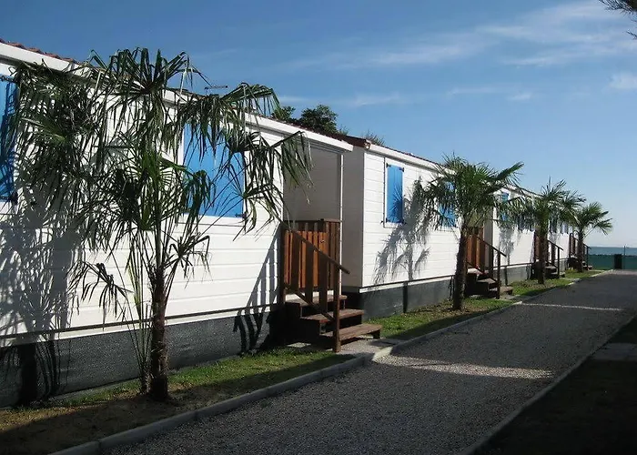 Κάμπινγκ Norina Πέζαρο